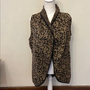 Grace + Emma faux leopard skin open vest Size S/M EUC